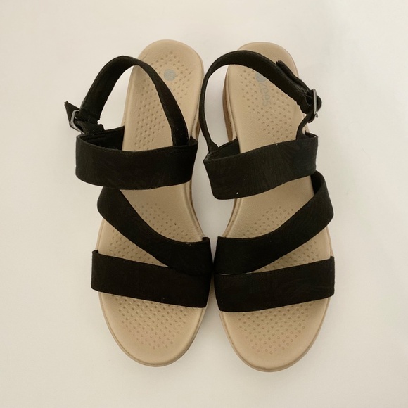 BZees Women's Bravo Washable Casual Strappy Wedge Sandals Size 10 - Picture 5 of 9